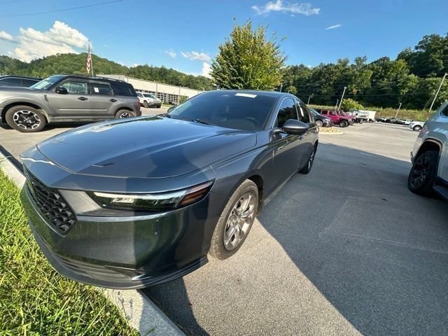 Used 2023 Honda Accord EX image 5