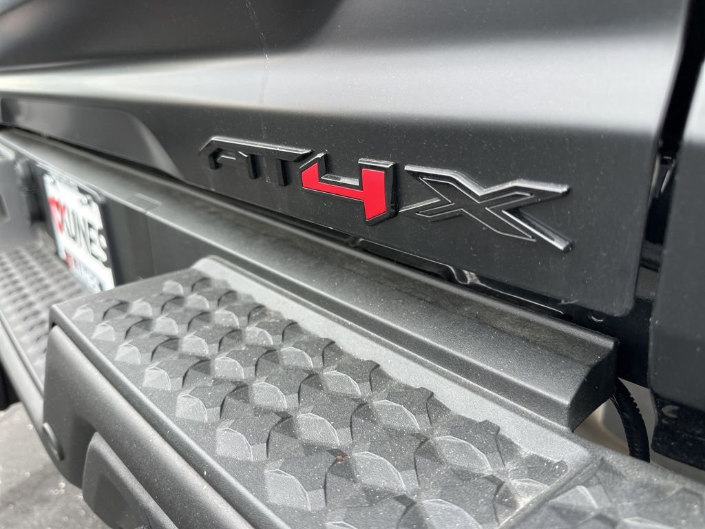 Used 2024 GMC Canyon AT4X w/ AT4X AEV Edition image 11