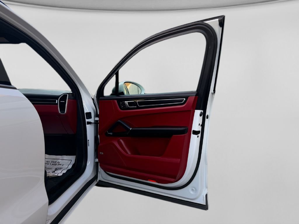 Used 2021 Porsche Cayenne GTS image 35