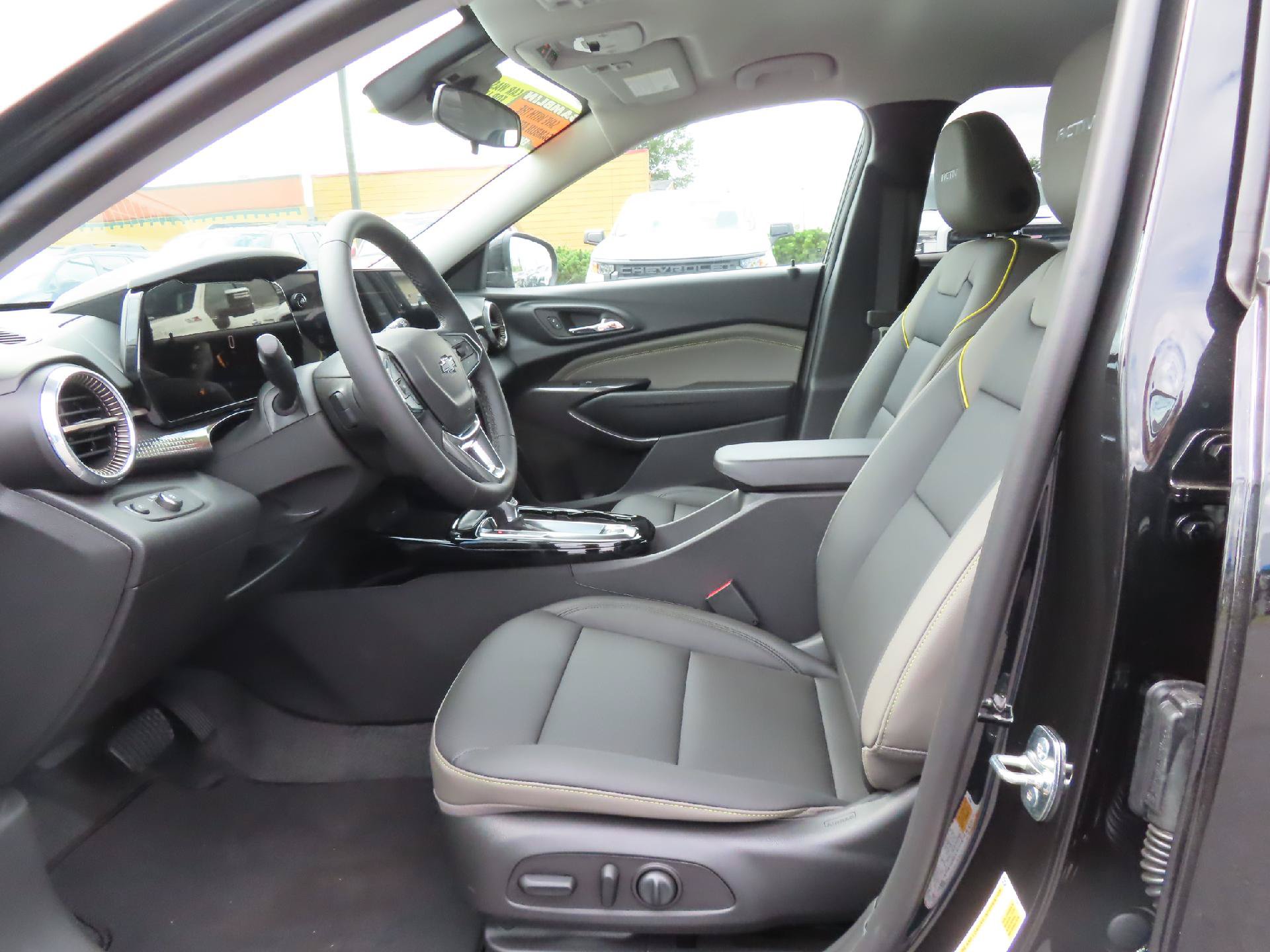 New 2026 Chevrolet Trax ACTIV w/ Driver Confidence Package FWD image 14