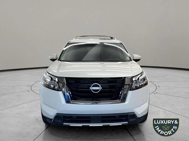 Used 2024 Nissan Pathfinder Platinum image 2