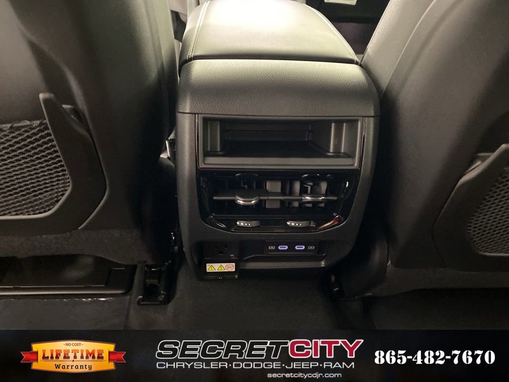 New 2026 Jeep Grand Cherokee Altitude image 26