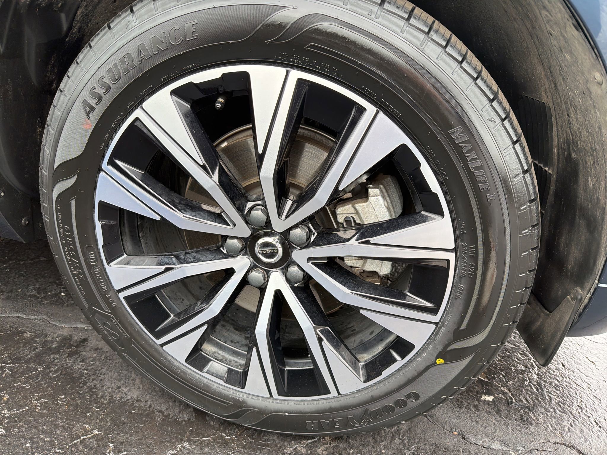 Used 2023 Volvo XC60 B5 Core w/ Climate Package image 4