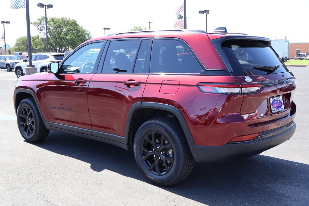 Used 2024 Jeep Grand Cherokee Altitude RWD image 13