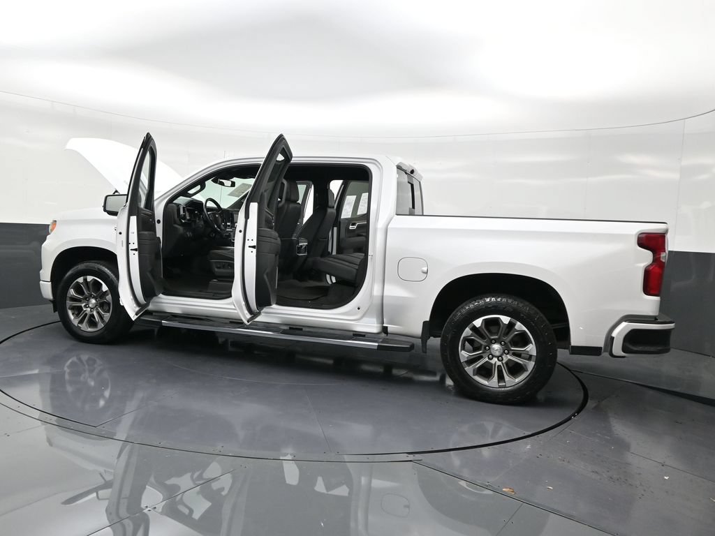 Used 2024 Chevrolet Silverado 1500 High Country AWD/4WD image 31