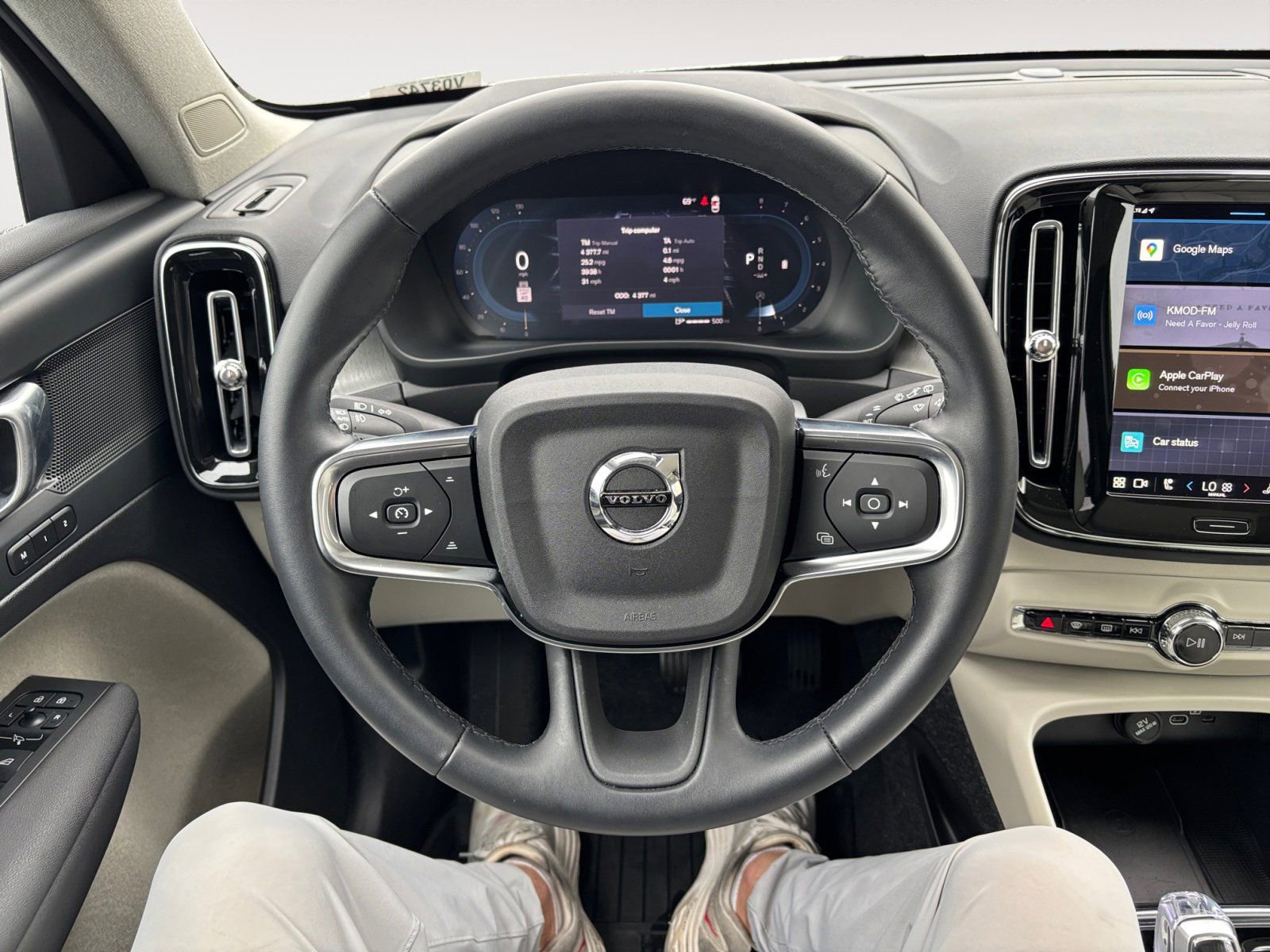 New 2025 Volvo XC40 B5 Plus w/ Protection Package Premier image 12