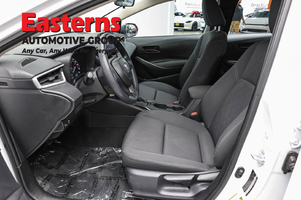 Used 2025 Toyota Corolla LE FWD image 14