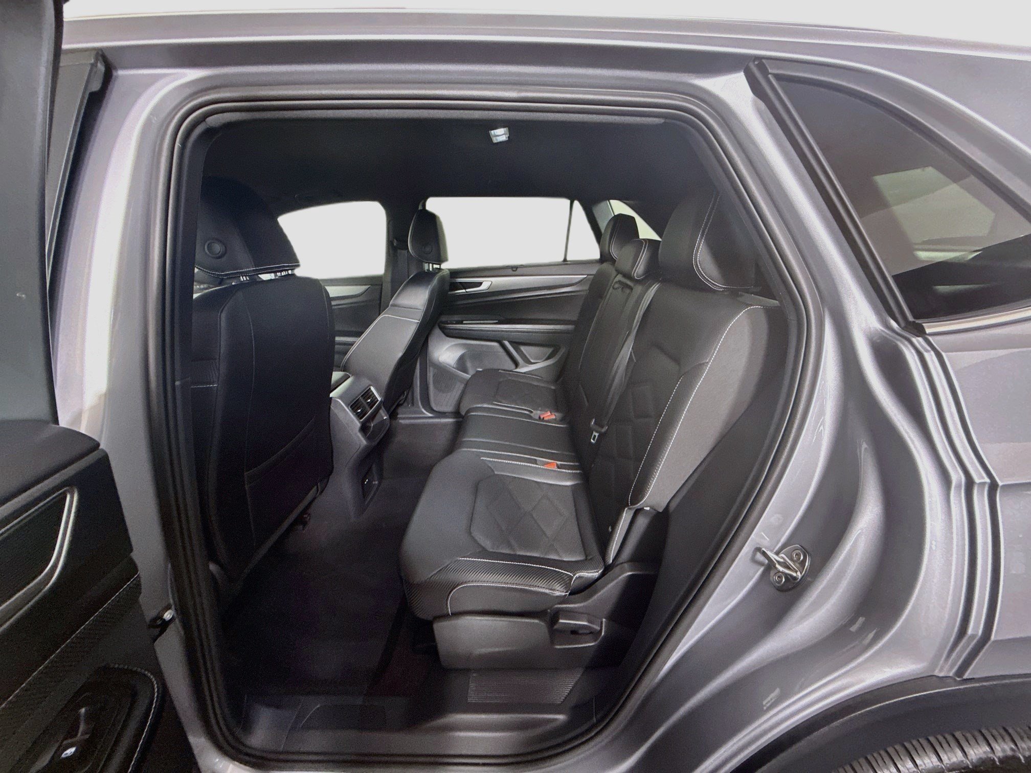 Used 2026 Volkswagen Atlas Cross Sport SE FWD image 25