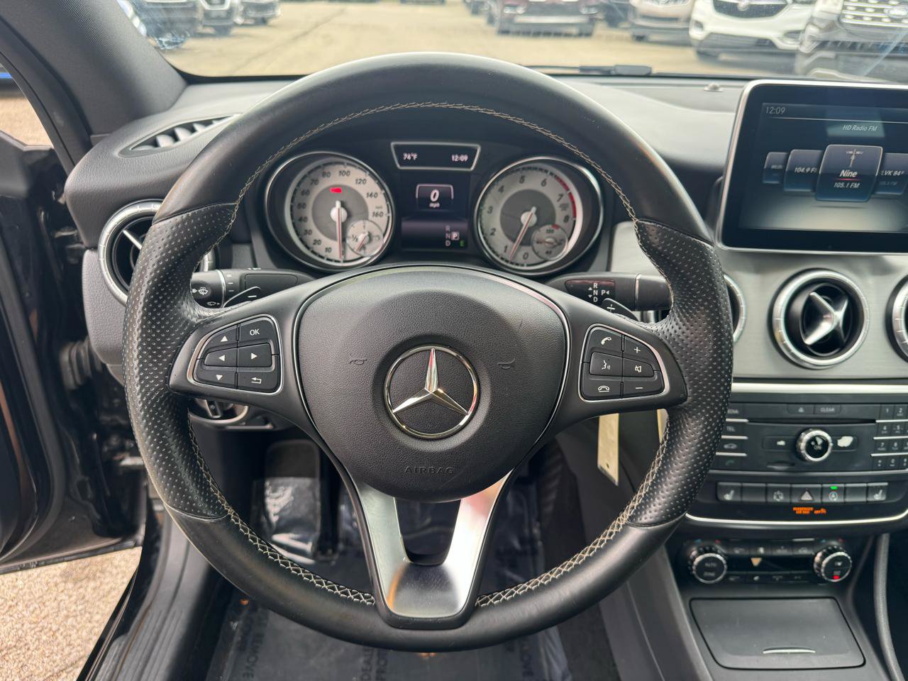 Used 2015 Mercedes-Benz CLA 250 4MATIC image 26