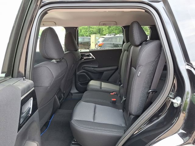 New 2025 Mitsubishi Outlander ES image 7