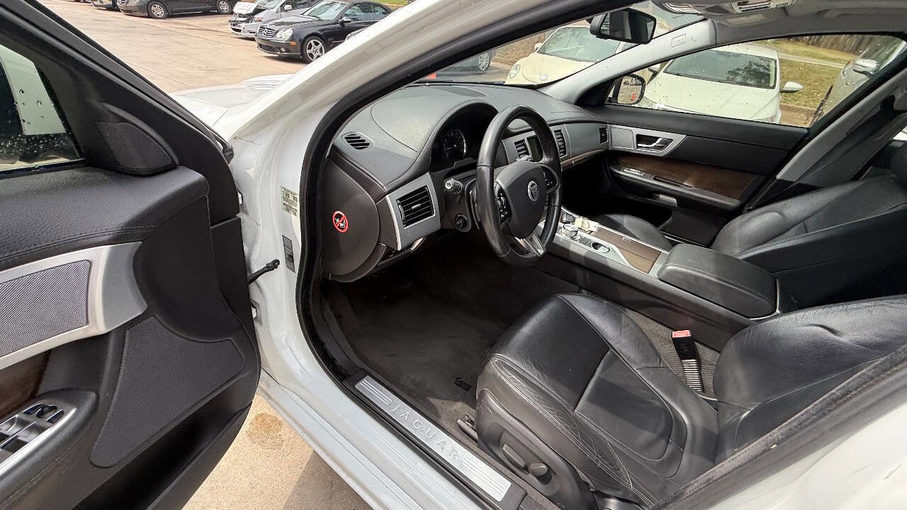 Used 2013 Jaguar XF RWD image 47