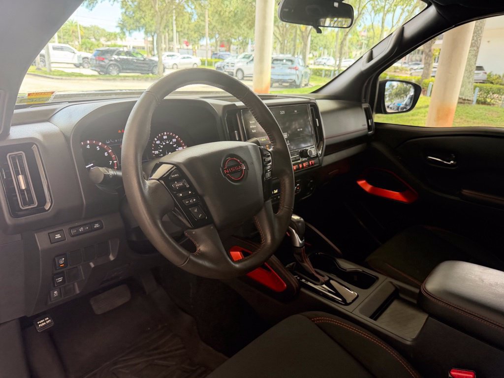 Used 2025 Nissan Frontier Pro-X RWD image 7
