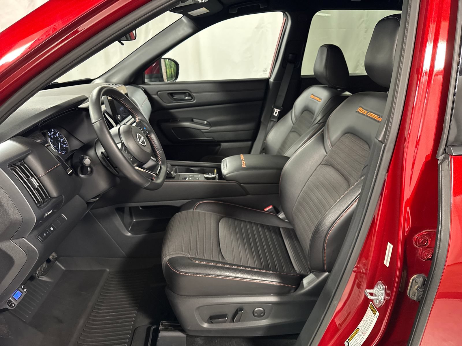 Used 2024 Nissan Pathfinder Rock Creek AWD/4WD image 3