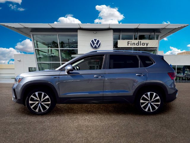 Certified 2022 Volkswagen Taos SE FWD image 3