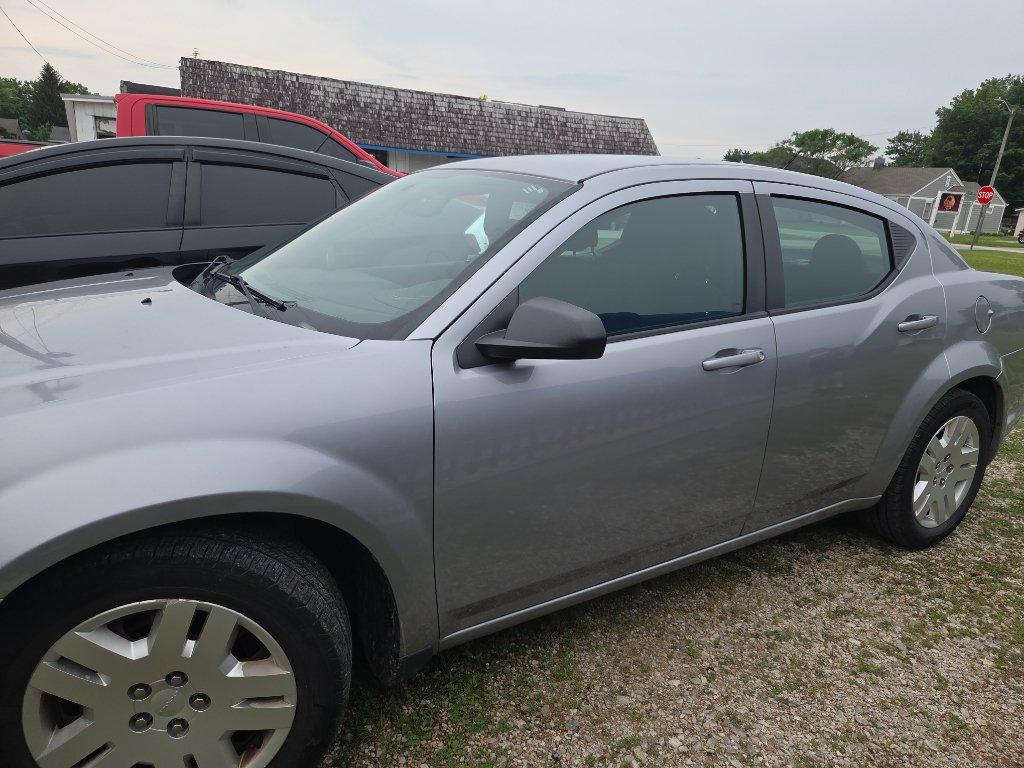 Used 2014 Dodge Avenger SE FWD image 2