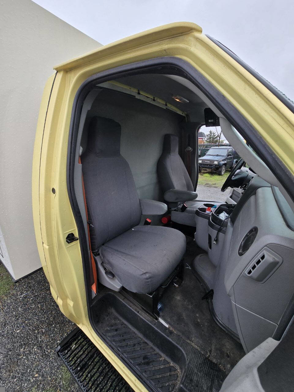 Used 2019 Ford E-450 and Econoline 450 Super Duty w/ Power Windows & Locks Group image 16