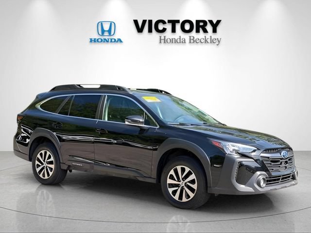 Used 2023 Subaru Outback Premium AWD/4WD image 2