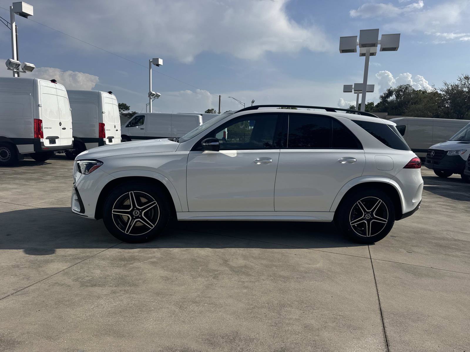 Certified 2025 Mercedes-Benz GLE 450e 4MATIC image 6