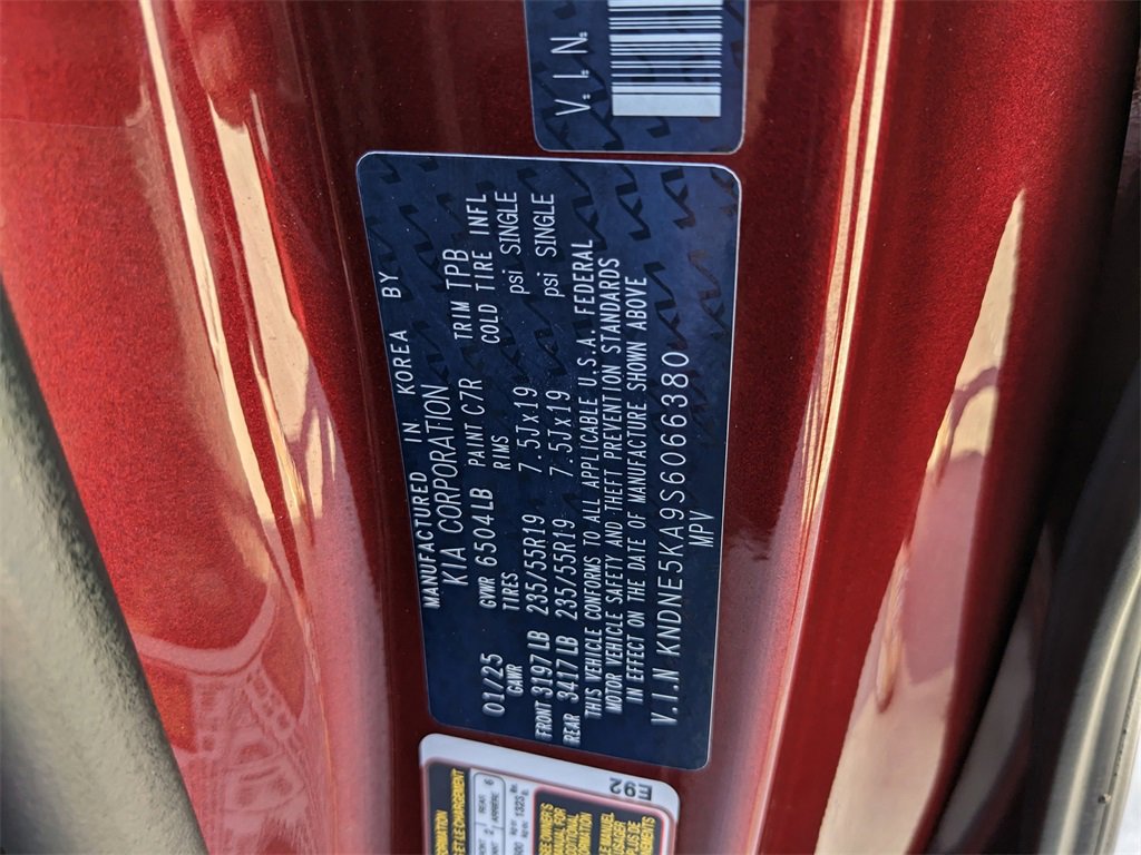 Certified 2025 Kia Carnival SX image 39