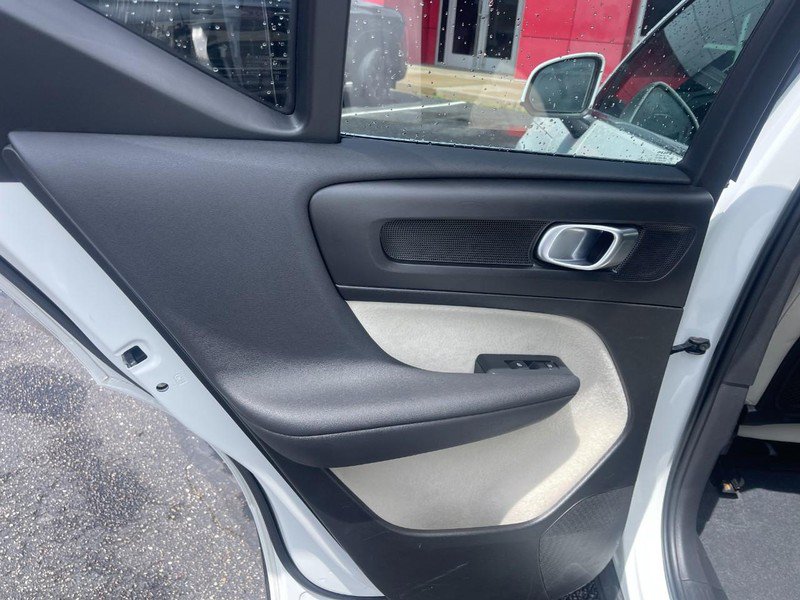 Used 2023 Volvo XC40 B5 Plus AWD/4WD image 20
