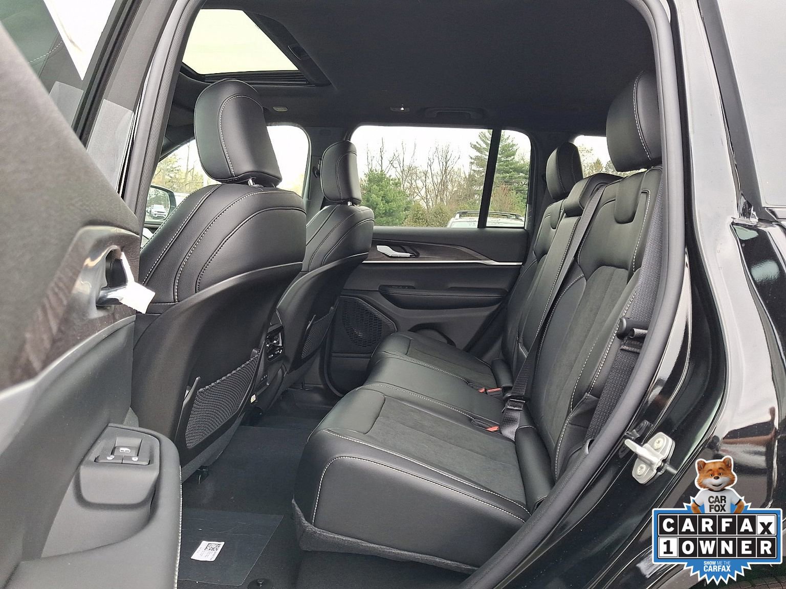 New 2026 Jeep Grand Cherokee Altitude image 5