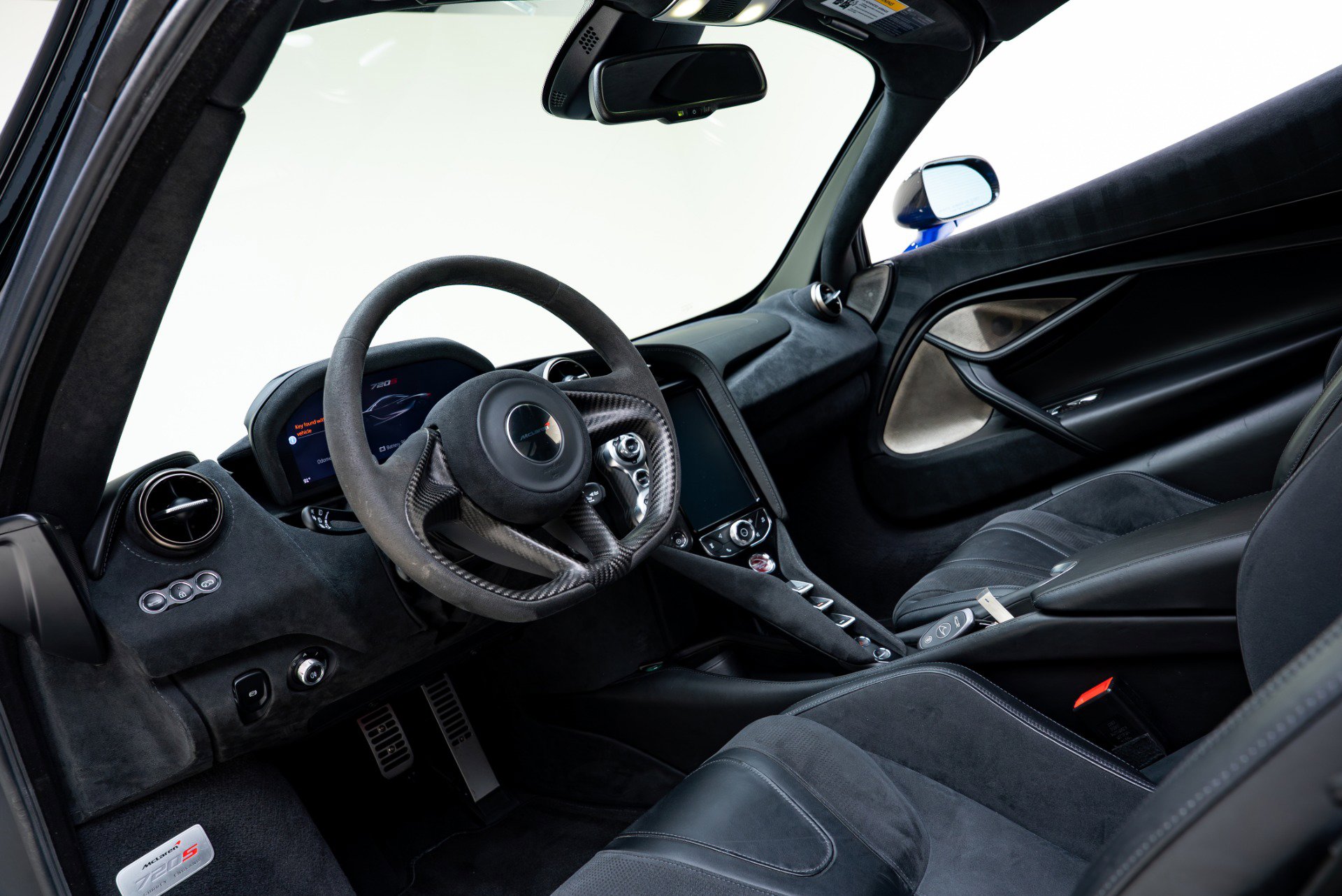 Used 2018 McLaren 720S Performance RWD image 2