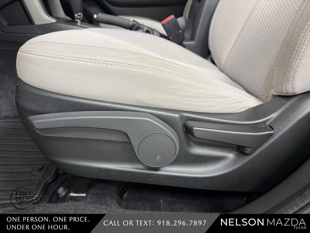 Used 2017 Subaru Forester 2.5i w/ Alloy Wheel Package AWD/4WD image 18