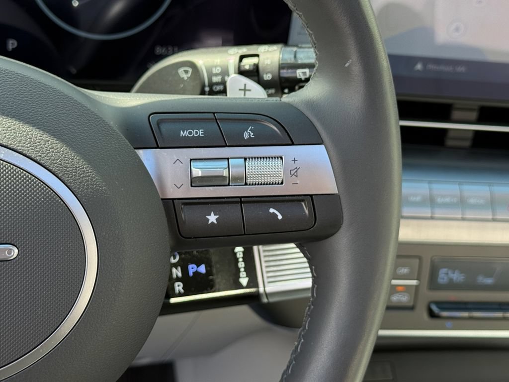 Used 2025 Hyundai Kona Limited AWD/4WD image 21
