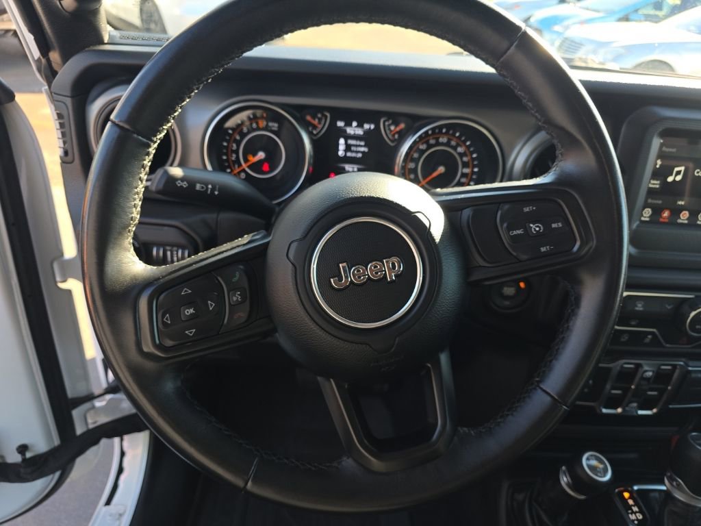 Certified 2022 Jeep Gladiator Willys image 15