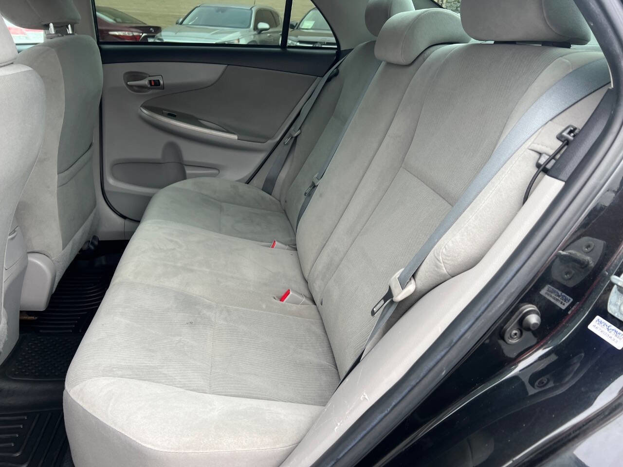 Used 2012 Toyota Corolla LE FWD image 9