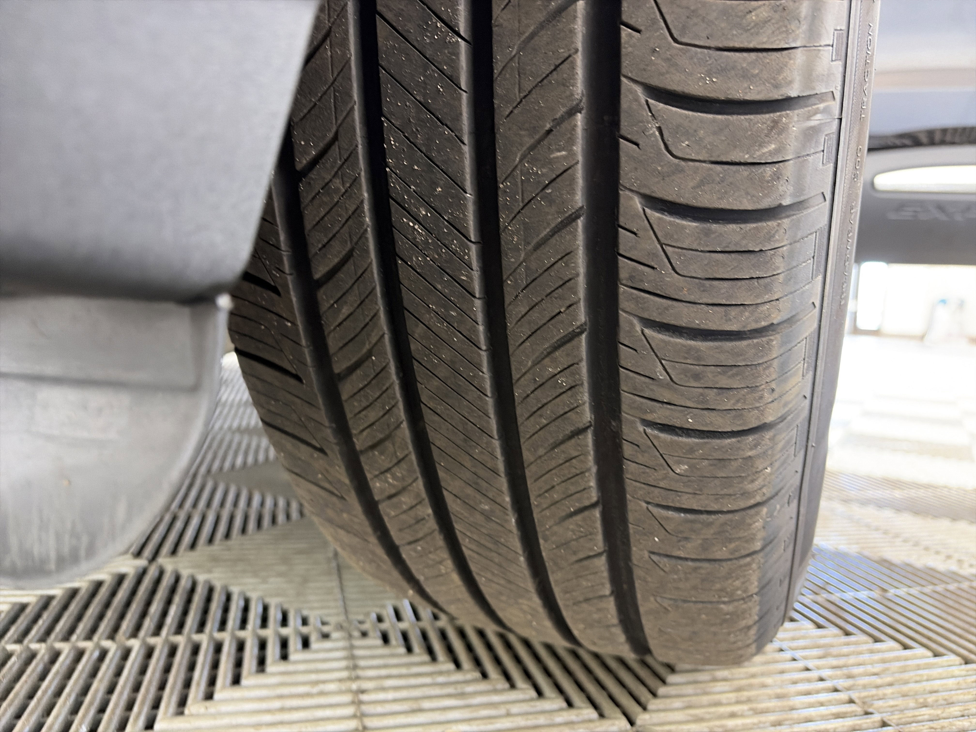 Used 2025 Ford Explorer Active image 13