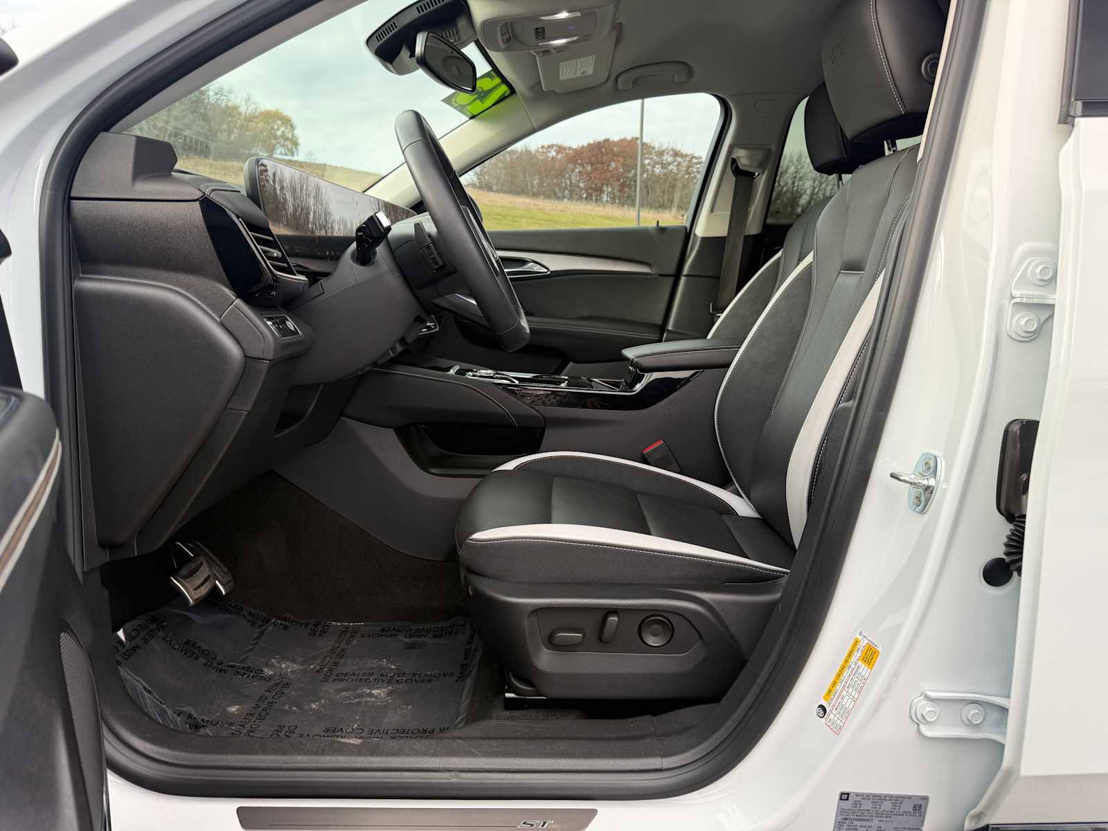 Used 2025 Buick Envision Sport Touring image 15