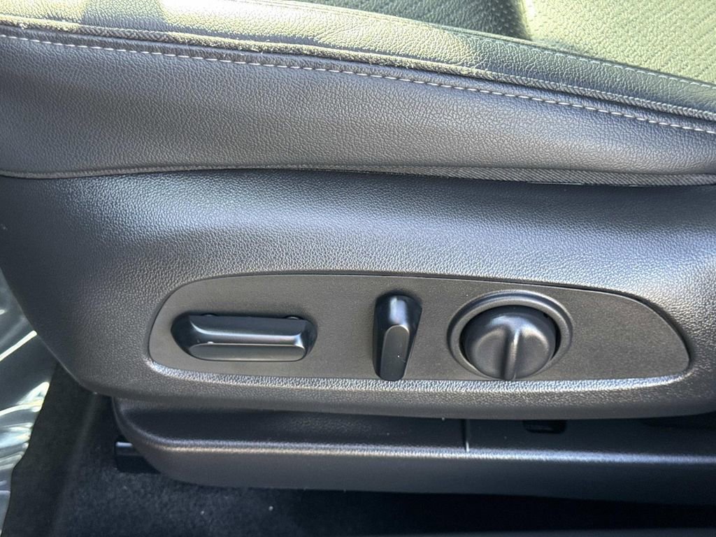 Used 2022 Buick Encore GX Essence w/ Advanced Technology Package image 22