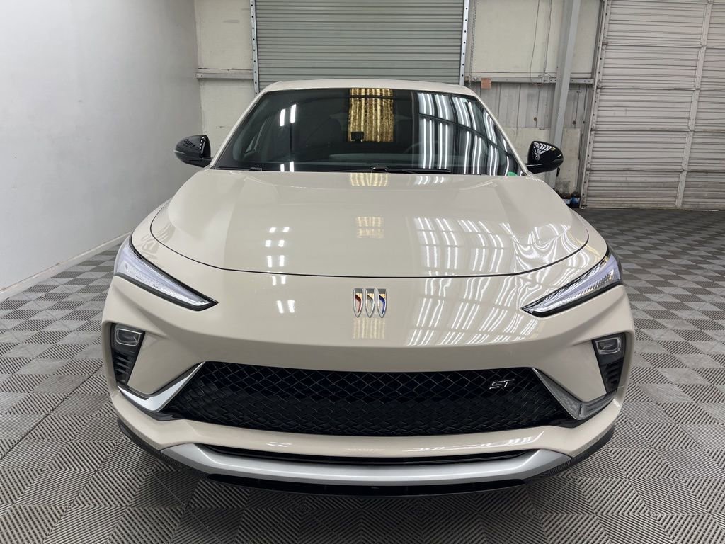 Used 2026 Buick Envista Sport Touring w/ Studio Series FWD image 9