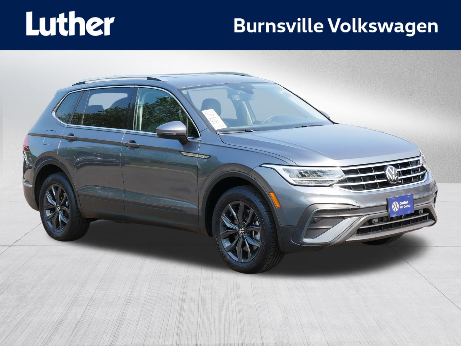 Certified 2024 Volkswagen Tiguan SE AWD/4WD image 1
