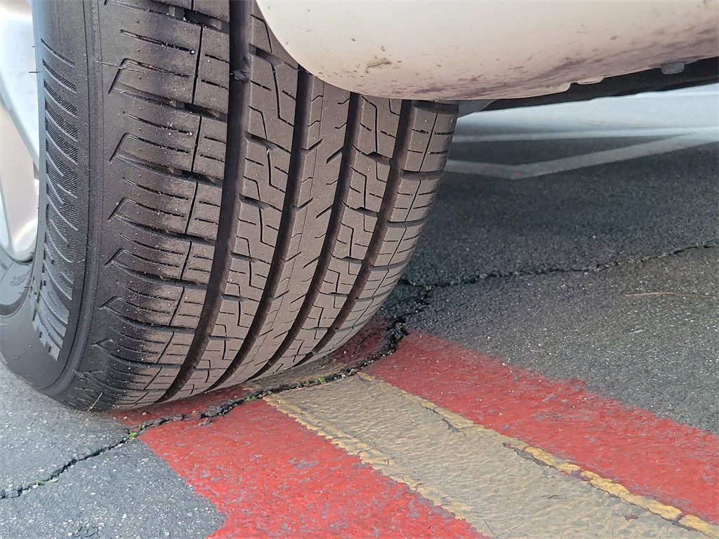 Used 2024 Chrysler Voyager LX image 25