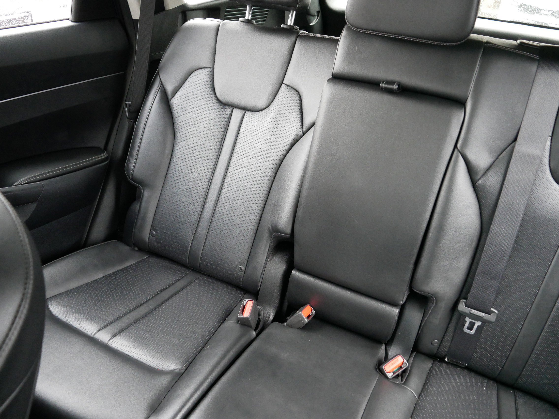 Certified 2022 Kia Sorento S w/ Panoramic Sunroof Package image 12