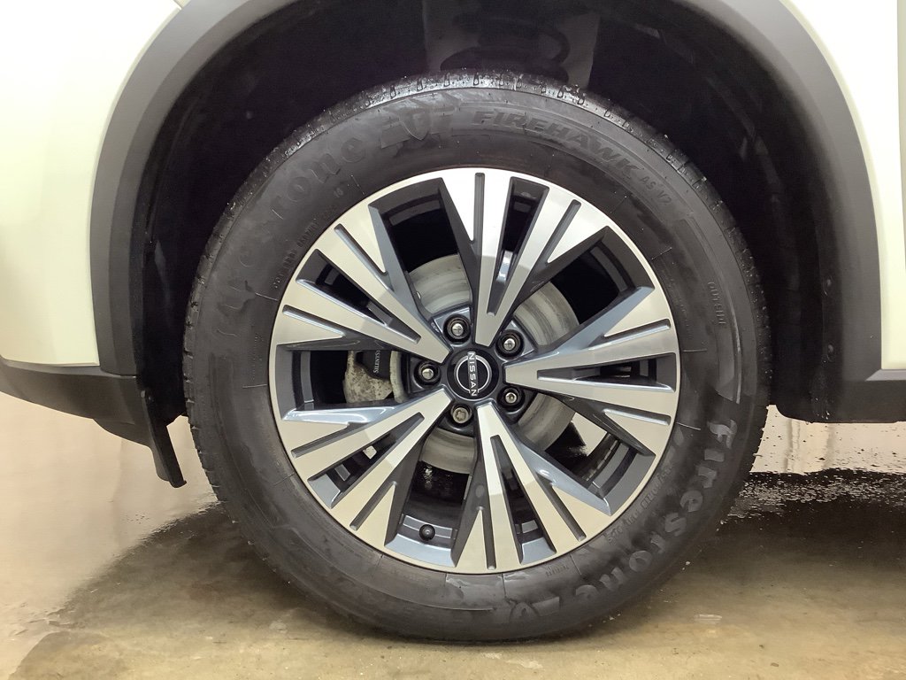 Used 2023 Nissan Rogue SV w/ SV Premium Package image 29