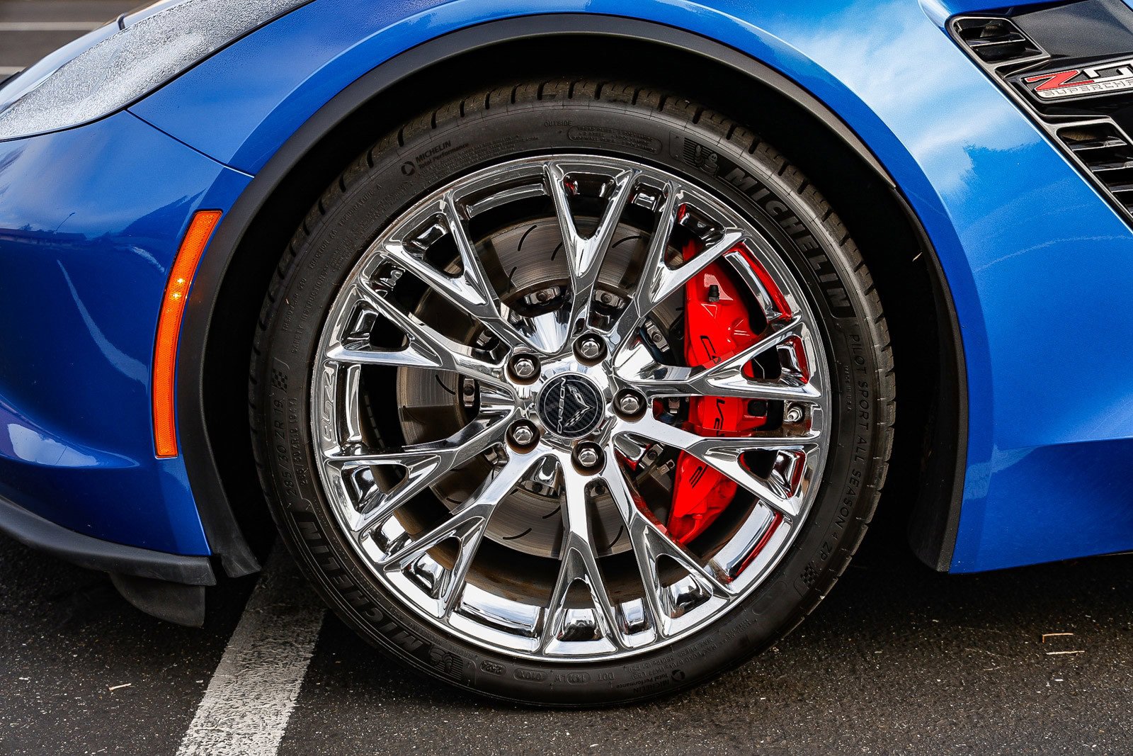 Used 2016 Chevrolet Corvette Z06 w/ 3LZ Preferred Equipment Group image 9