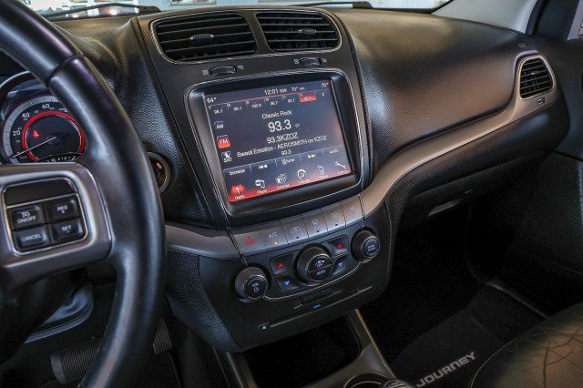 Used 2017 Dodge Journey Crossroad FWD image 12