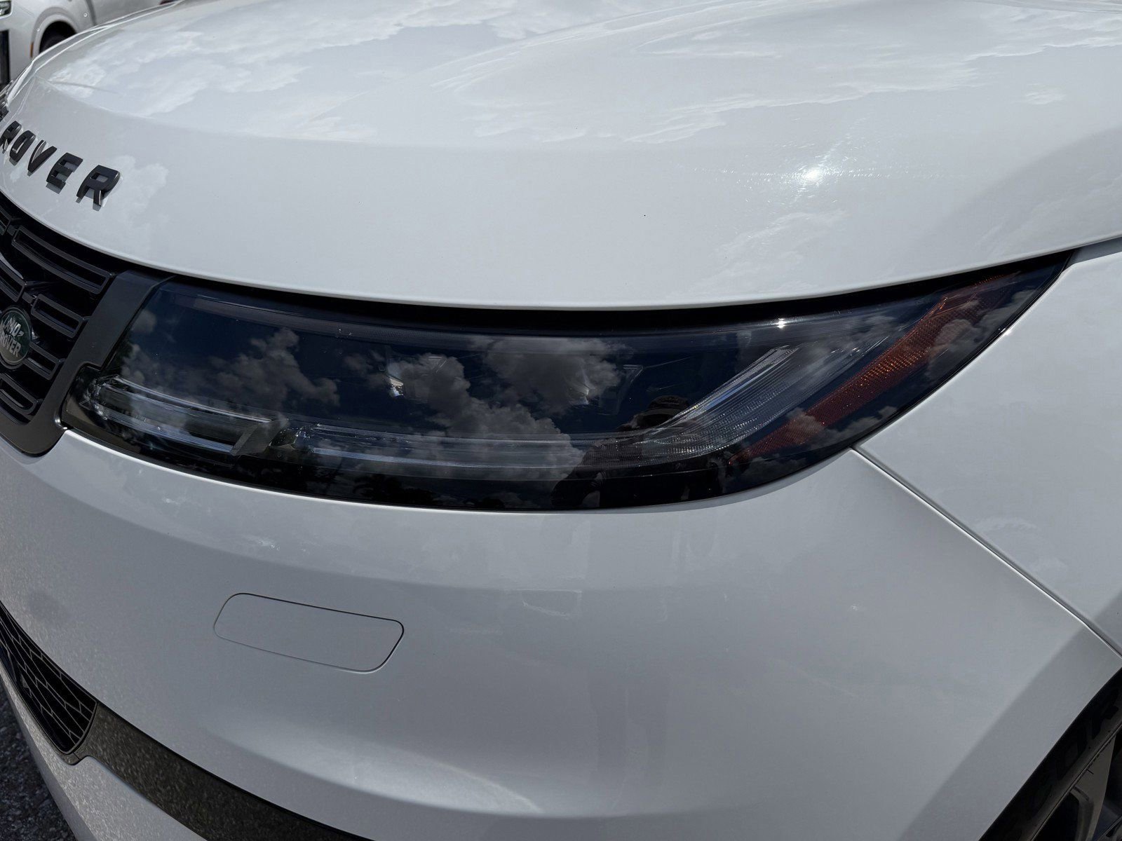 Used 2025 Land Rover Range Rover Sport AWD/4WD image 9
