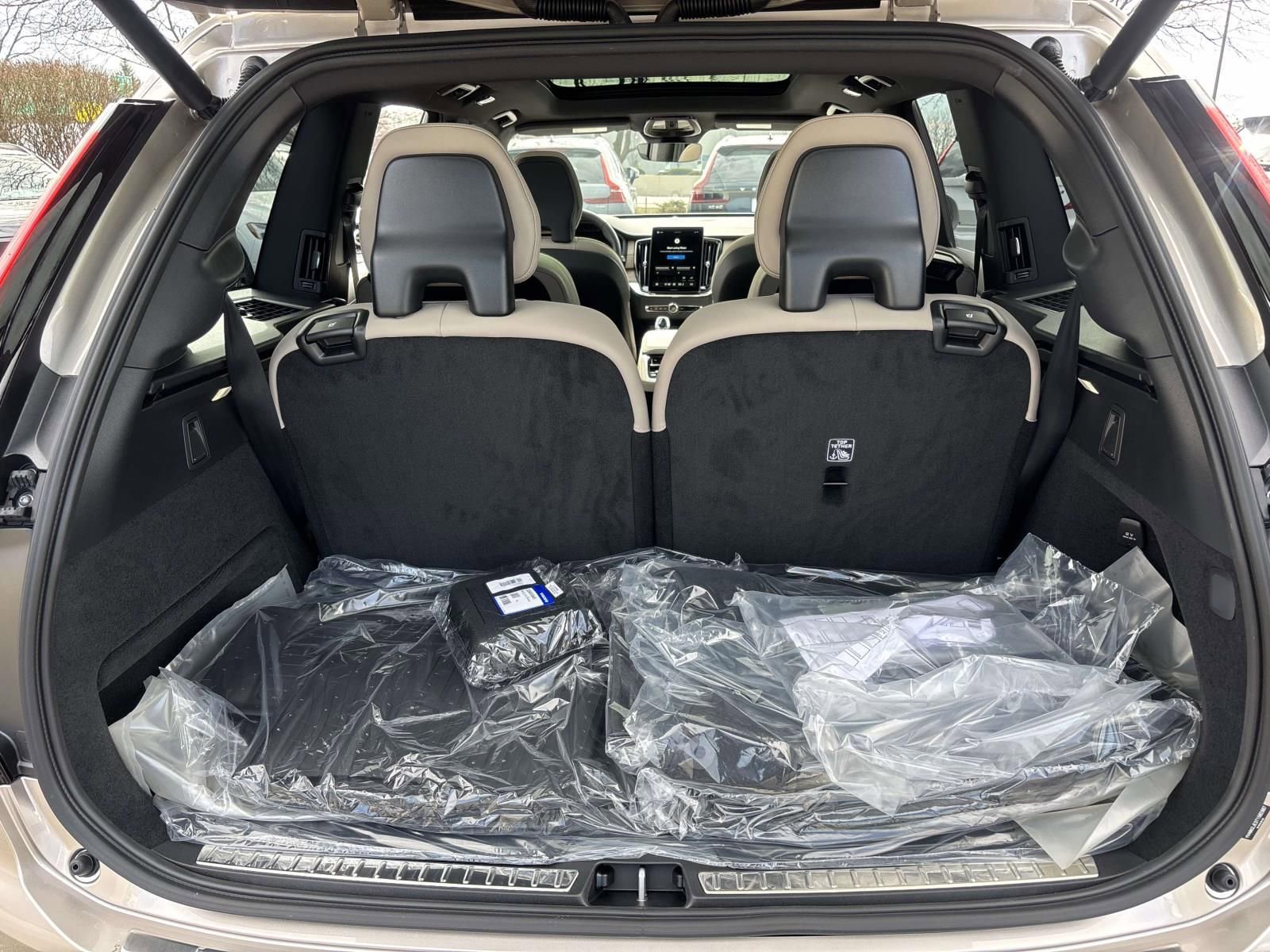 New 2026 Volvo XC90 B6 Plus w/ Protection Package Premier image 9