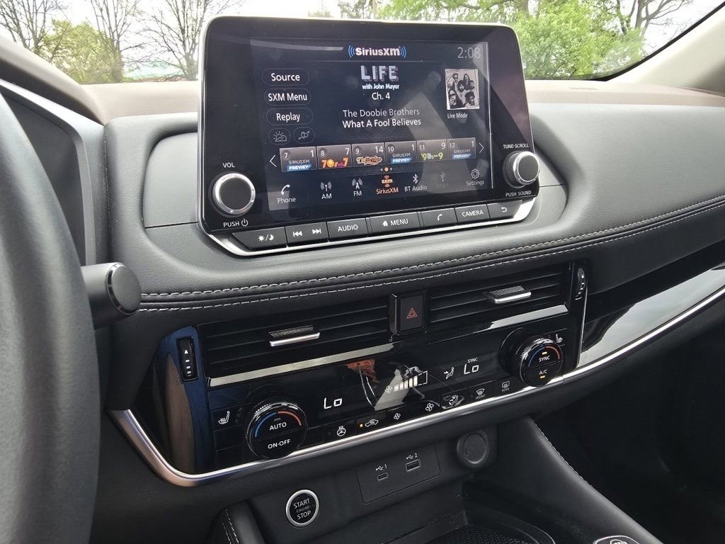 Used 2023 Nissan Rogue SL AWD/4WD image 25