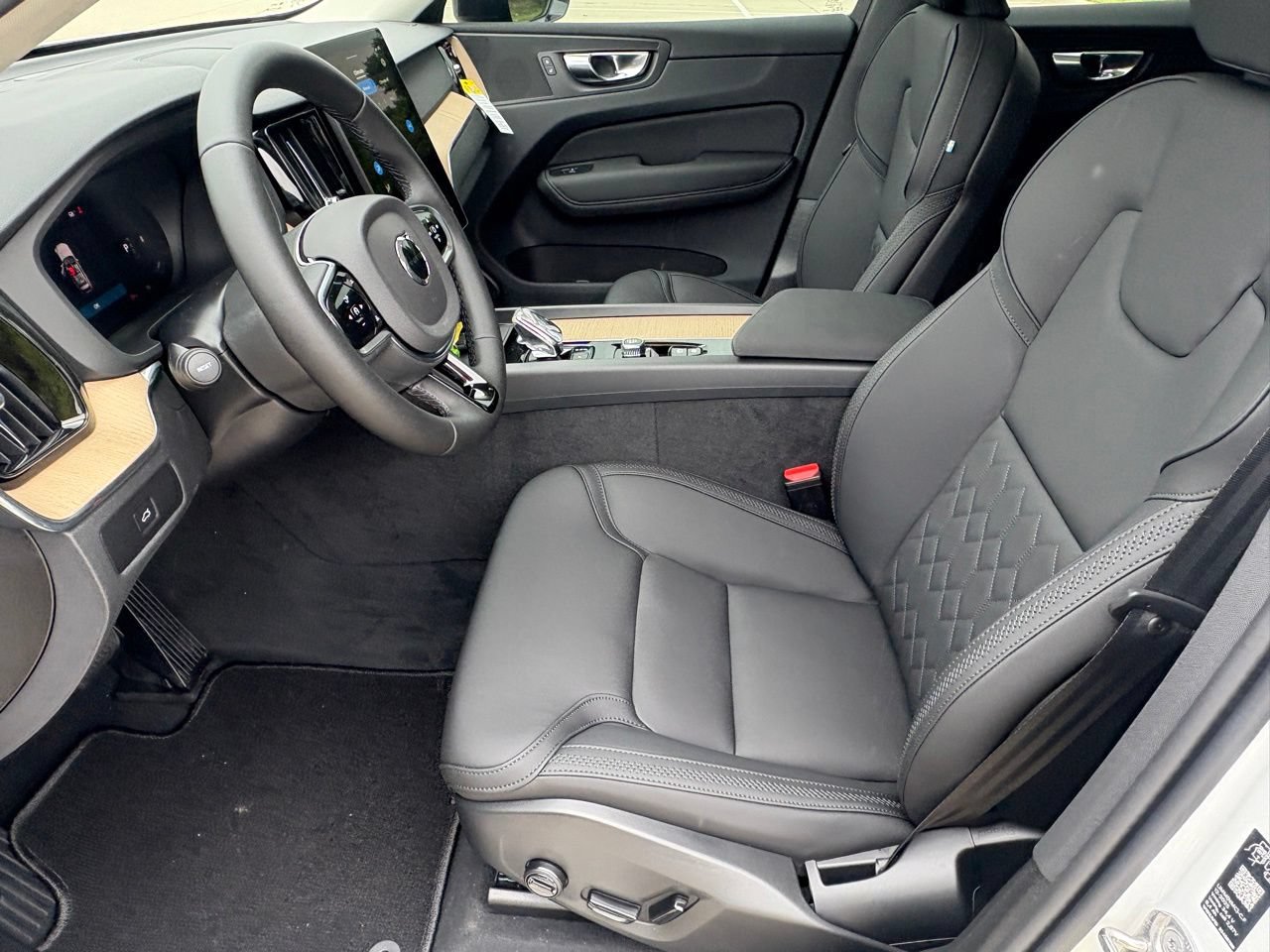 New 2026 Volvo XC60 B5 Core w/ Climate Package AWD/4WD image 19