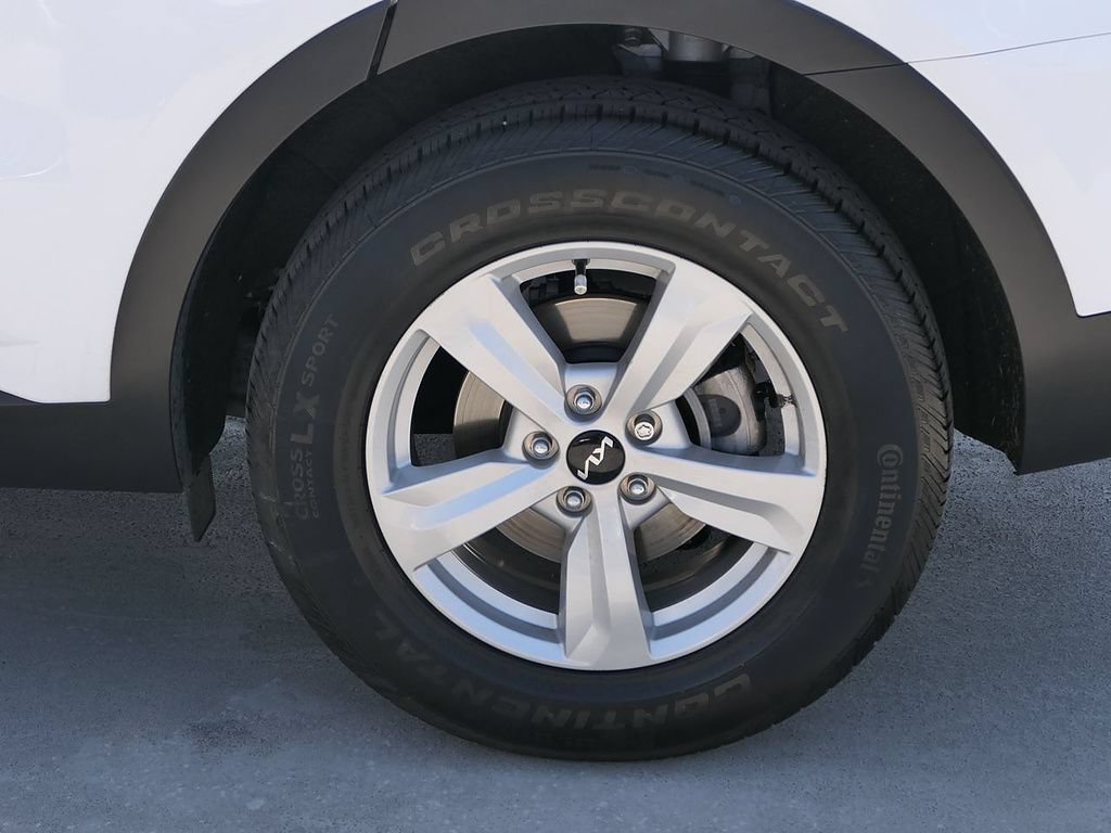 Used 2023 Kia Sorento LX FWD image 10