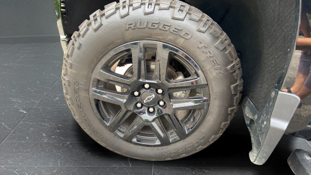 Used 2024 Chevrolet Silverado 1500 LT Trail Boss w/ Convenience Package II AWD/4WD image 30