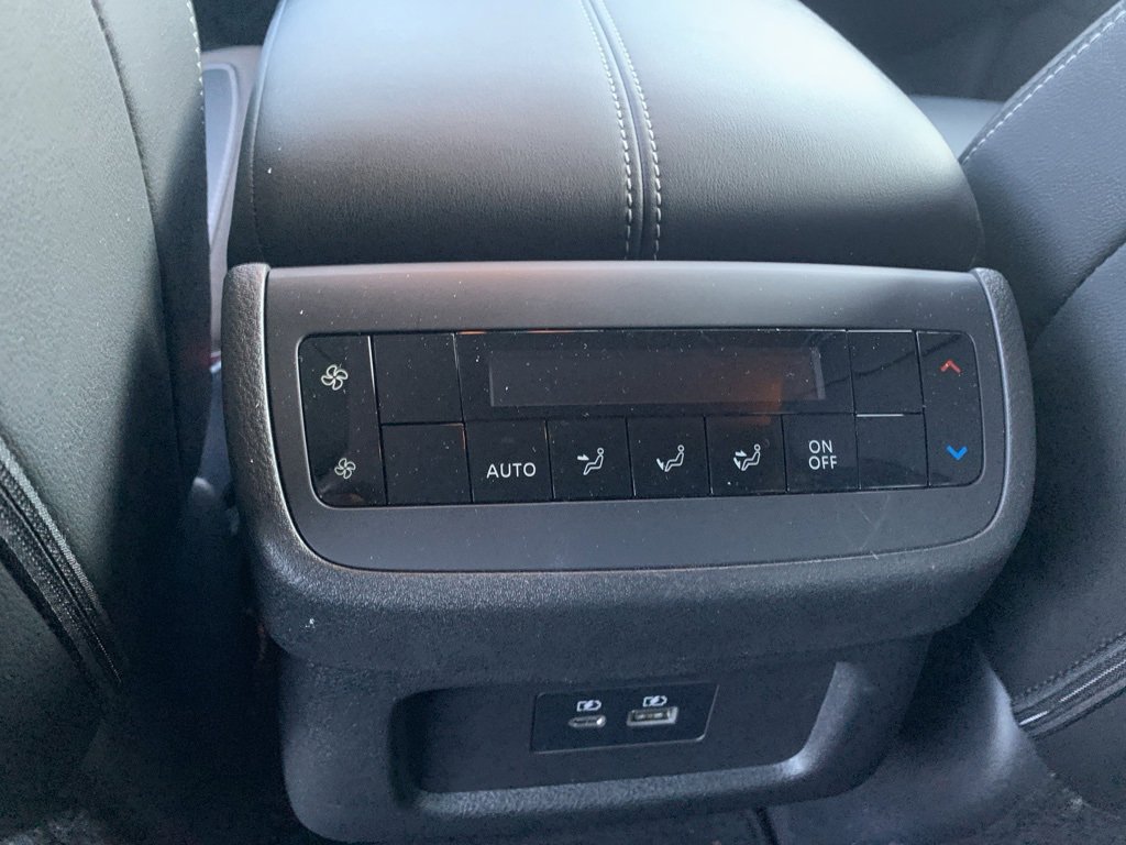 Used 2023 Nissan Pathfinder SL image 24