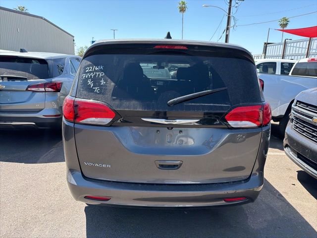 Used 2022 Chrysler Voyager LX image 4