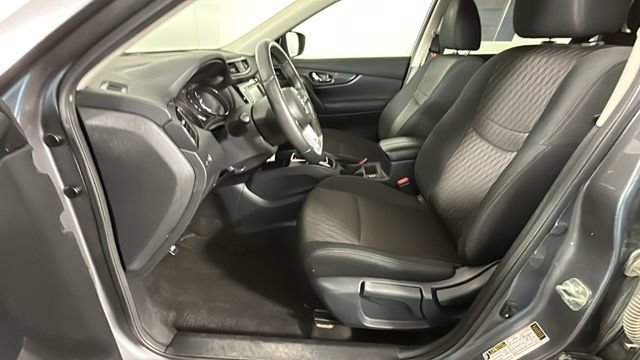 Used 2020 Nissan Rogue S FWD image 11