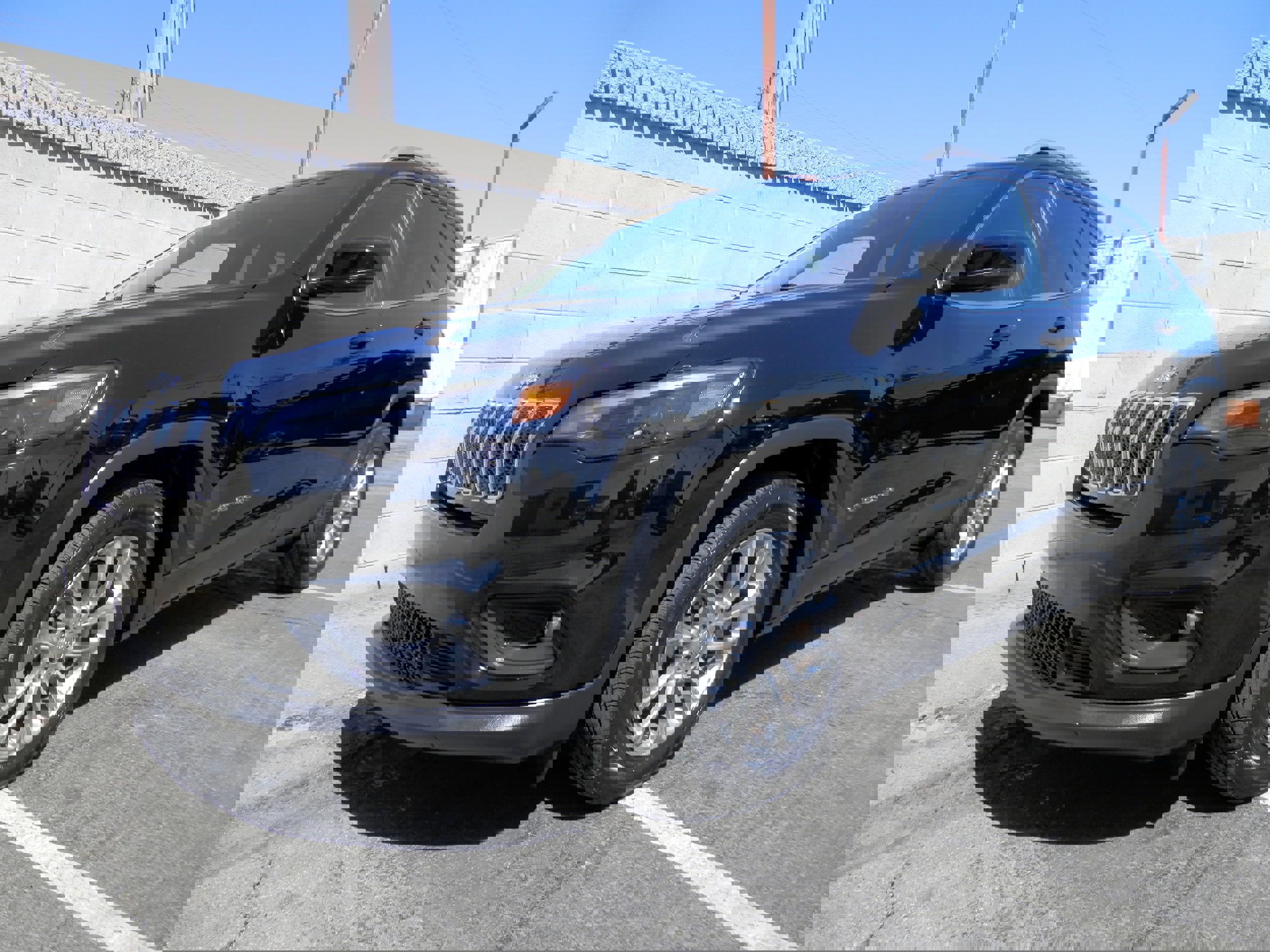 Used 2021 Jeep Cherokee Latitude Lux w/ Sun & Sound Group